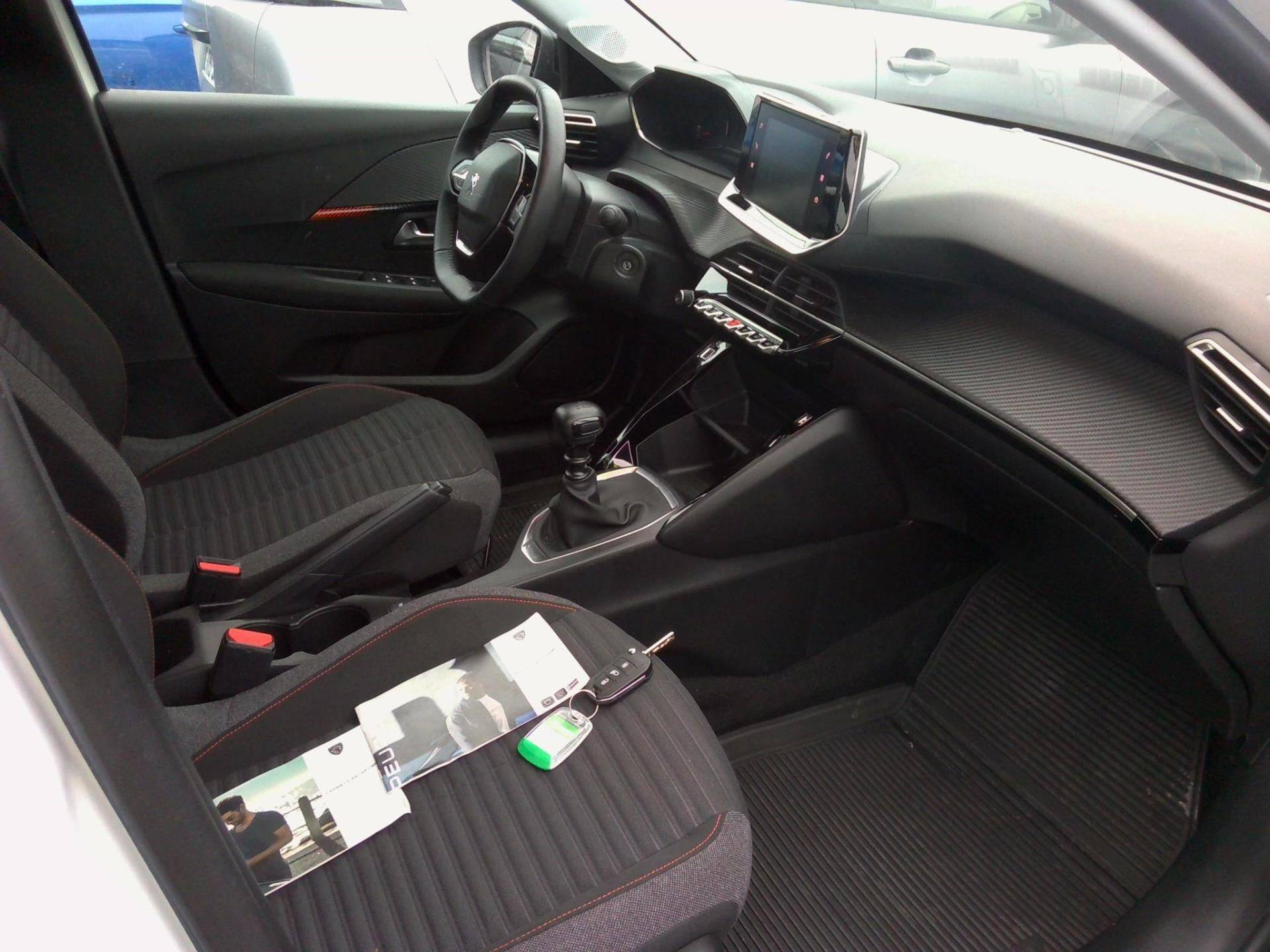 PEUGEOT 208 BUSINESS R ACTIVE BUSINESS R PURETECH 100 CV BVM6