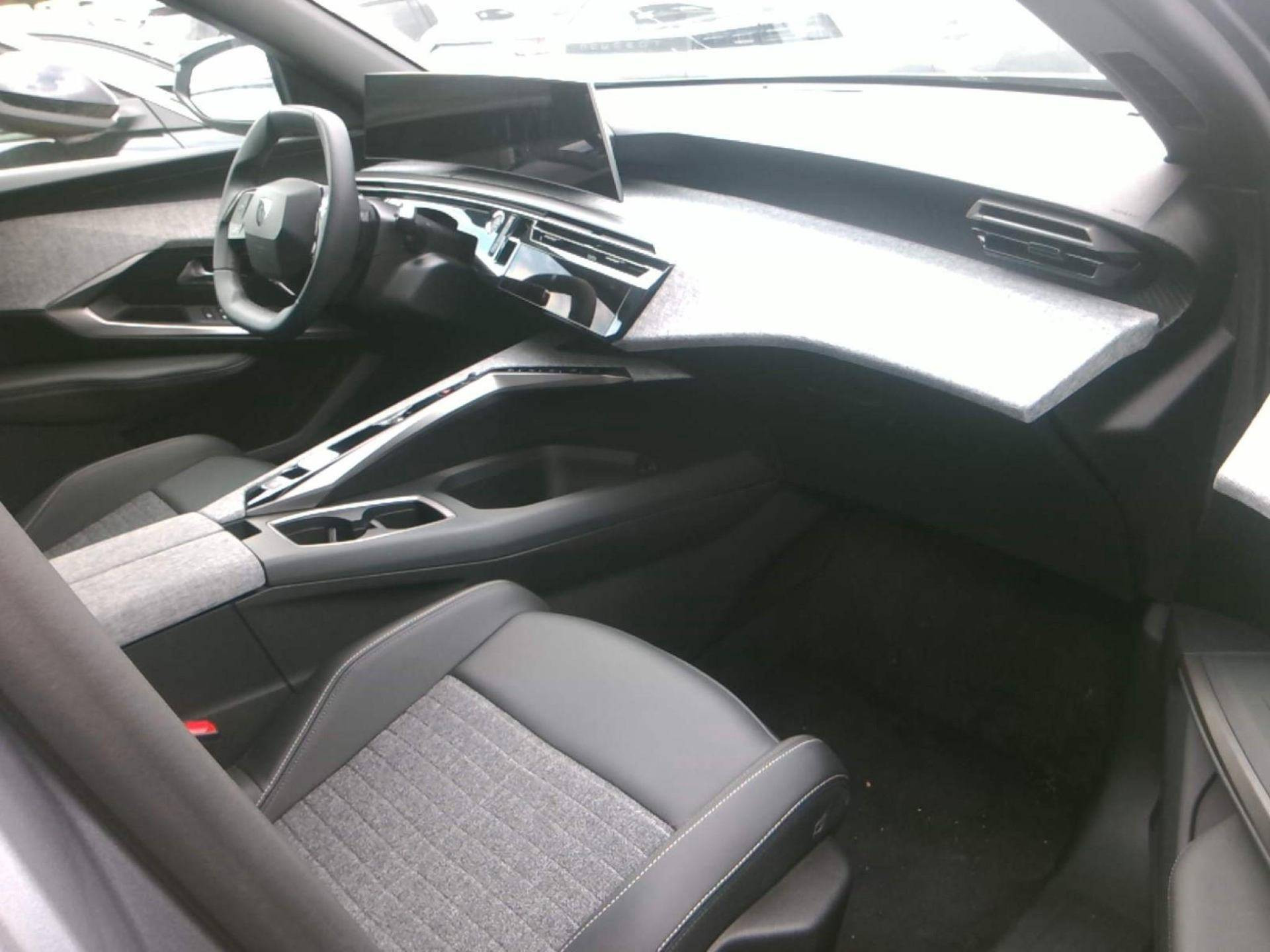 PEUGEOT 3008 ALLURE HYBRIDE 136 CV e-DCS6