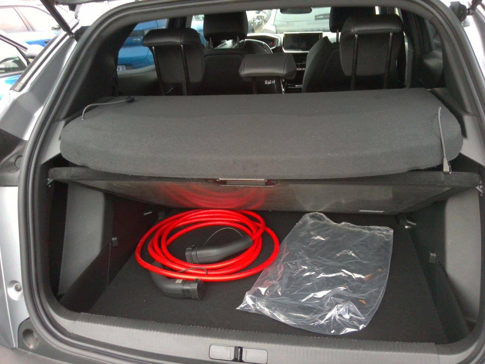 PEUGEOT 2008 50 kWh 136 ch GT