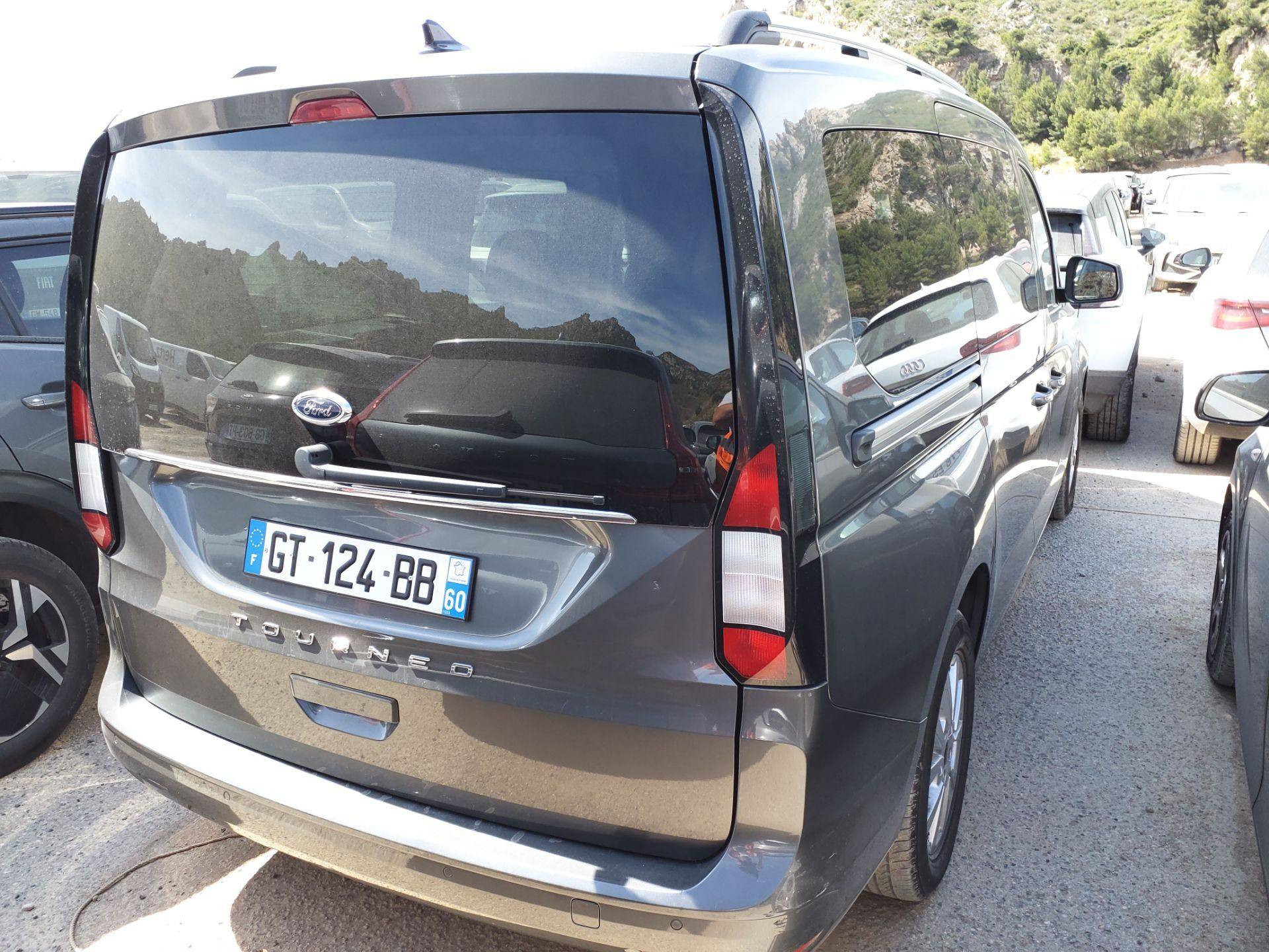 FORD GRAND TOURNEO CONNECT 2.0 EcoBlue 102 BVM6 Titanium