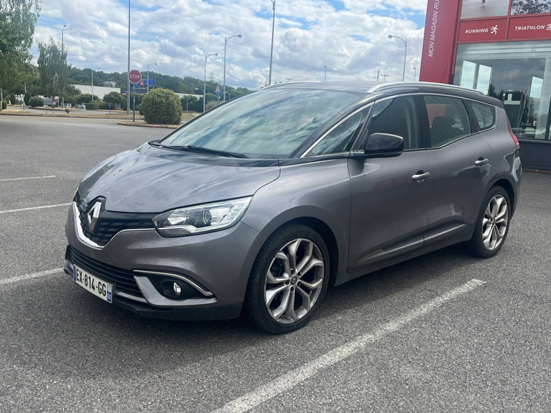 RENAULT GRAND SCENIC IV dCi 130 Energy Business 7 pl
