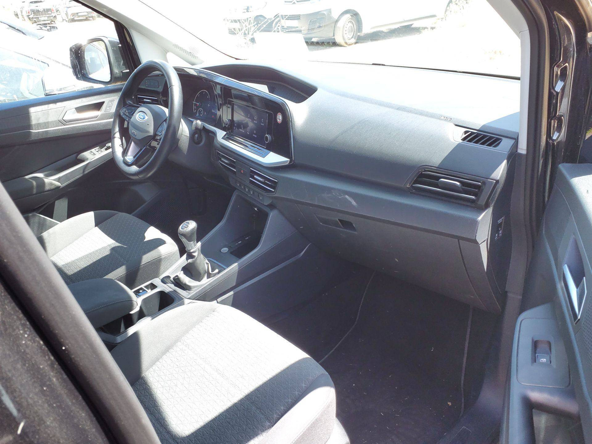 FORD TOURNEO CONNECT 2.0 EcoBlue 102 BVM6 Titanium