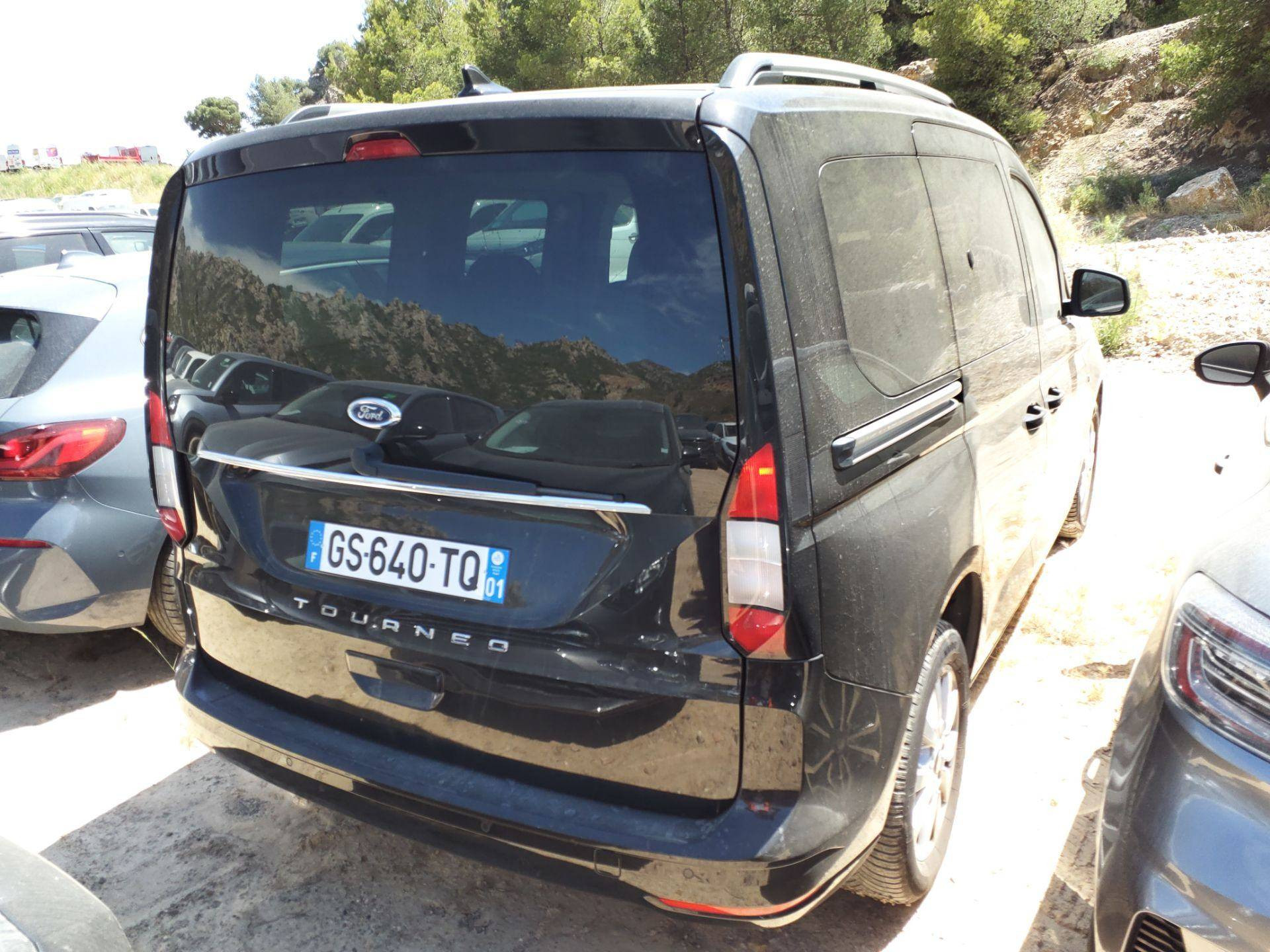 FORD TOURNEO CONNECT 2.0 EcoBlue 102 BVM6 Titanium