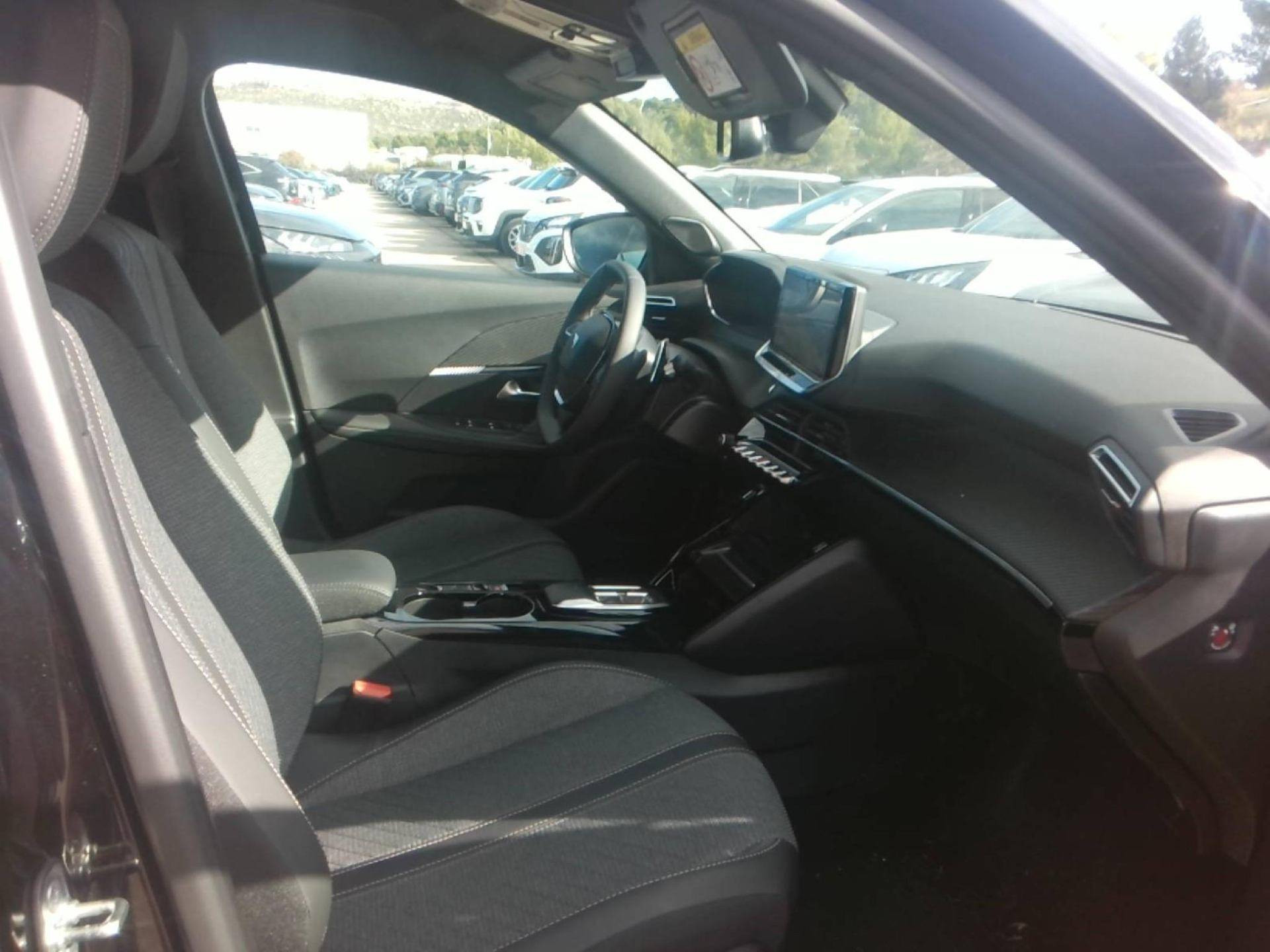 PEUGEOT 2008 Hybrid 145 ch e-DCS6 Allure