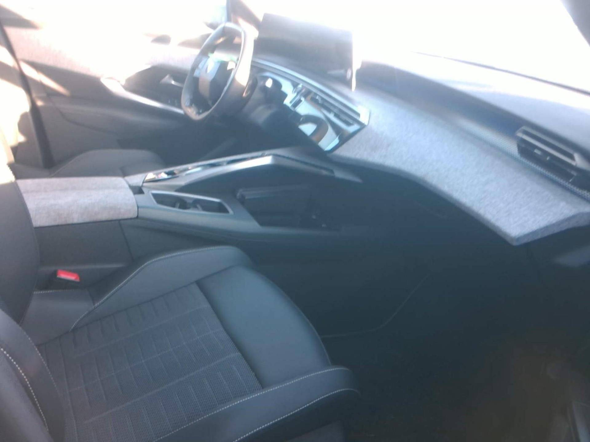 PEUGEOT 5008 GT 1.2 HYBRID 136 CV E-DCS6