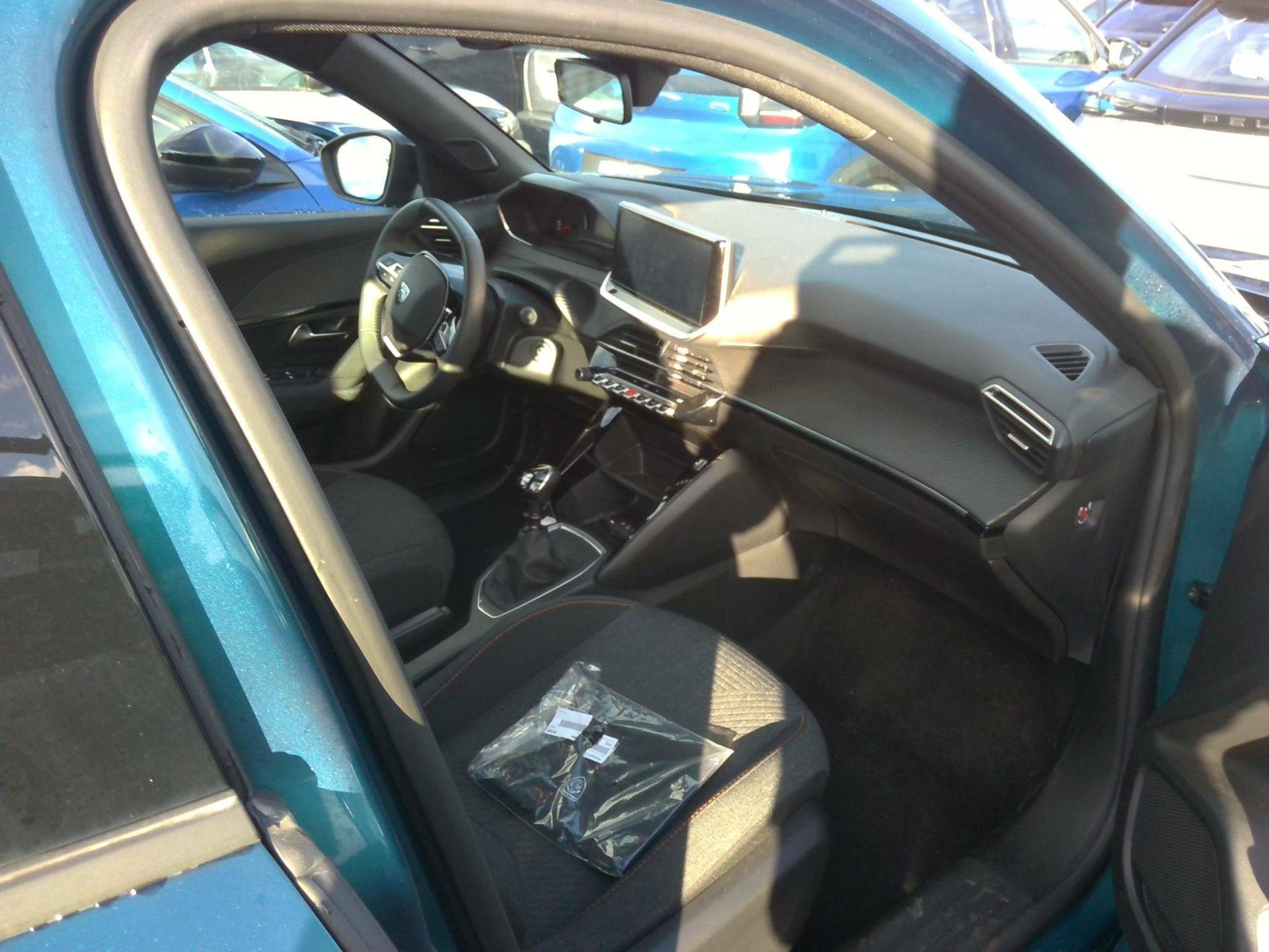PEUGEOT 2008 STYLE 100 CV BVM6