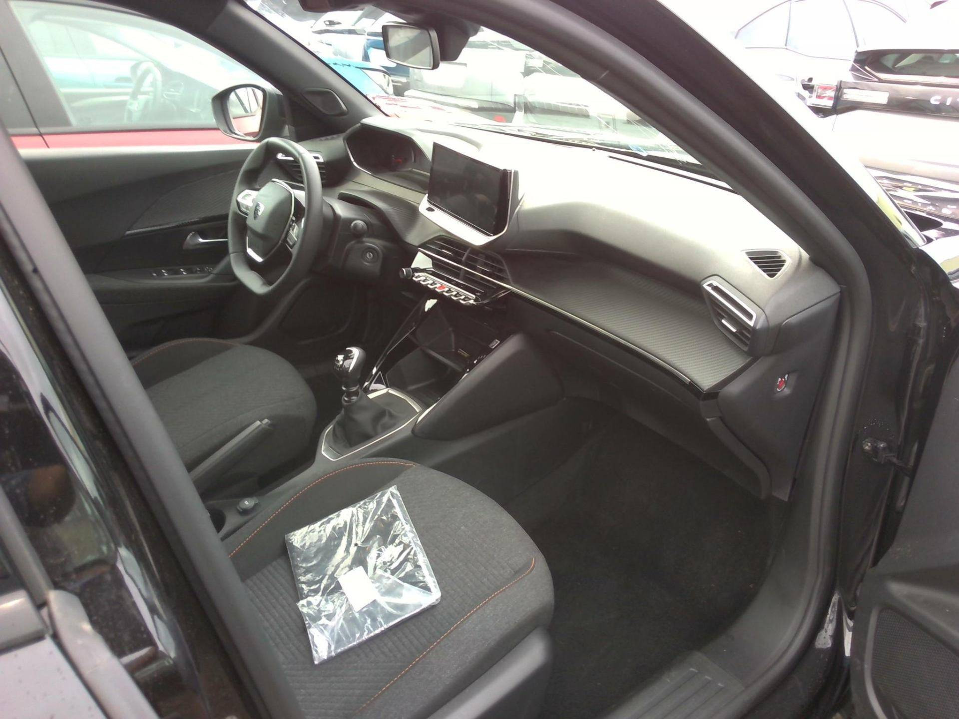 PEUGEOT 2008 STYLE 100 CV BVM6