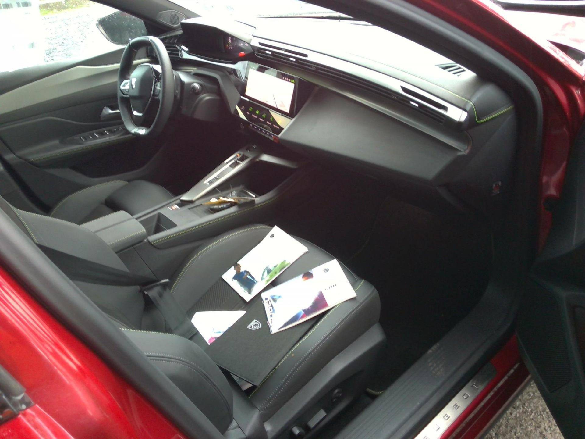 PEUGEOT 408 GT HYBRID 136 CV e-DCS6