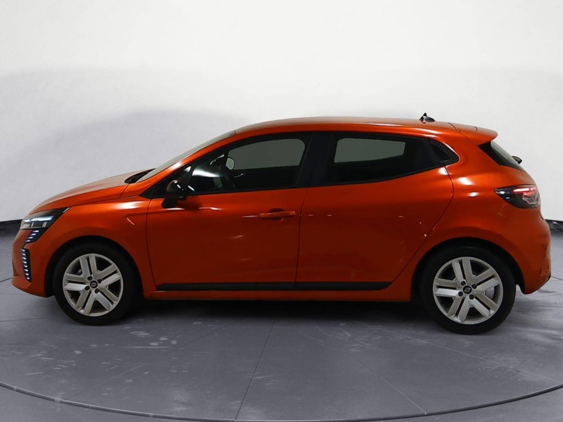 RENAULT CLIO V EVOLUTION E-Tech full hybrid 145 CV 