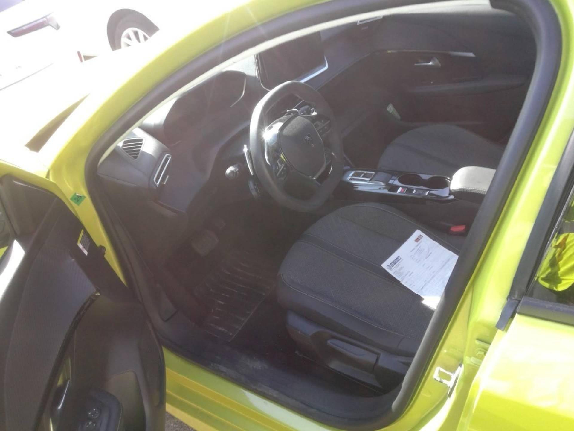 PEUGEOT 208 ALLURE HYBRID 100 CV E-DCS6