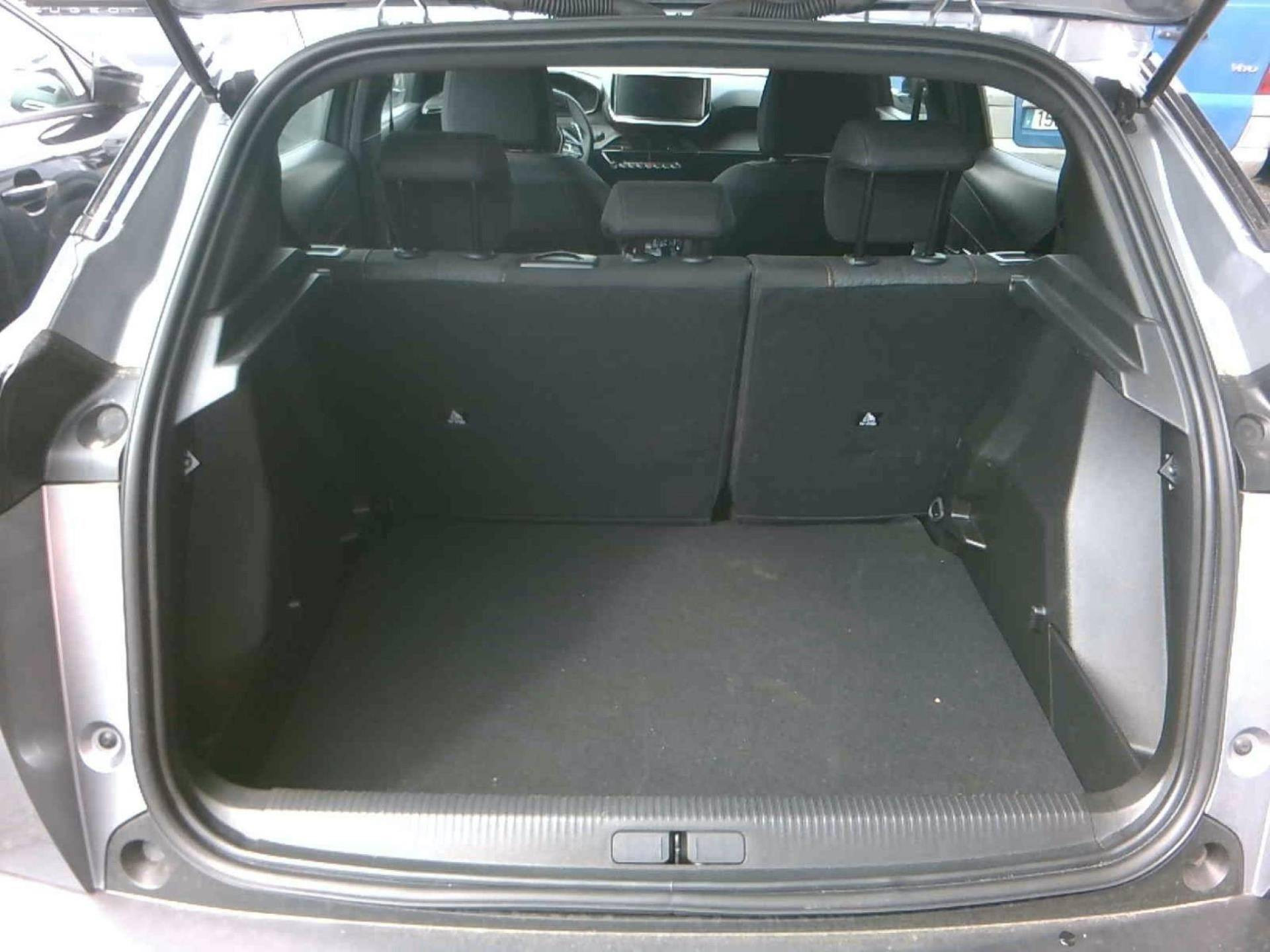 PEUGEOT 2008 Hybrid 145 ch e-DCS6 Style
