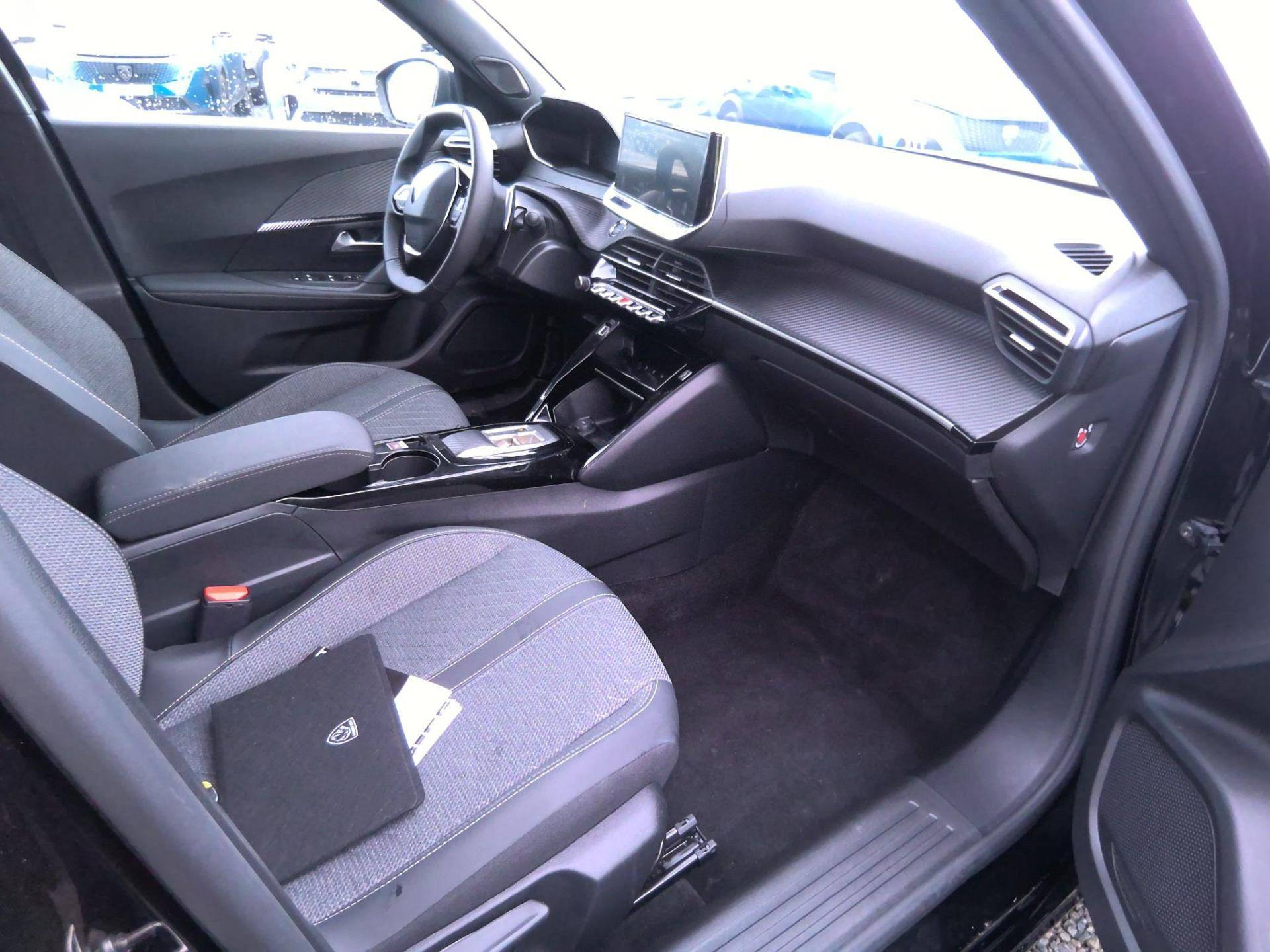 PEUGEOT 2008 ALLURE PURETECH 130 CV EAT8